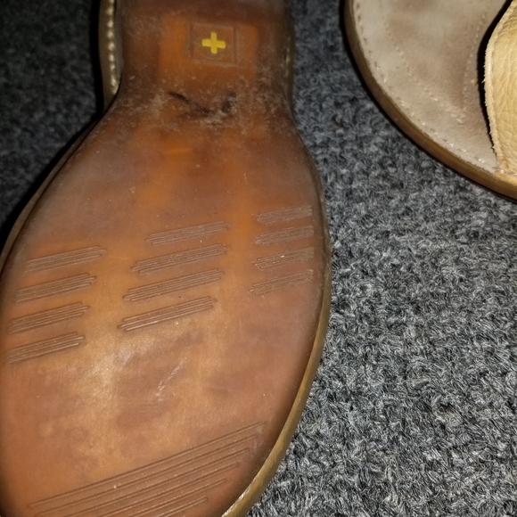 Sandals - Picture 2 of 3